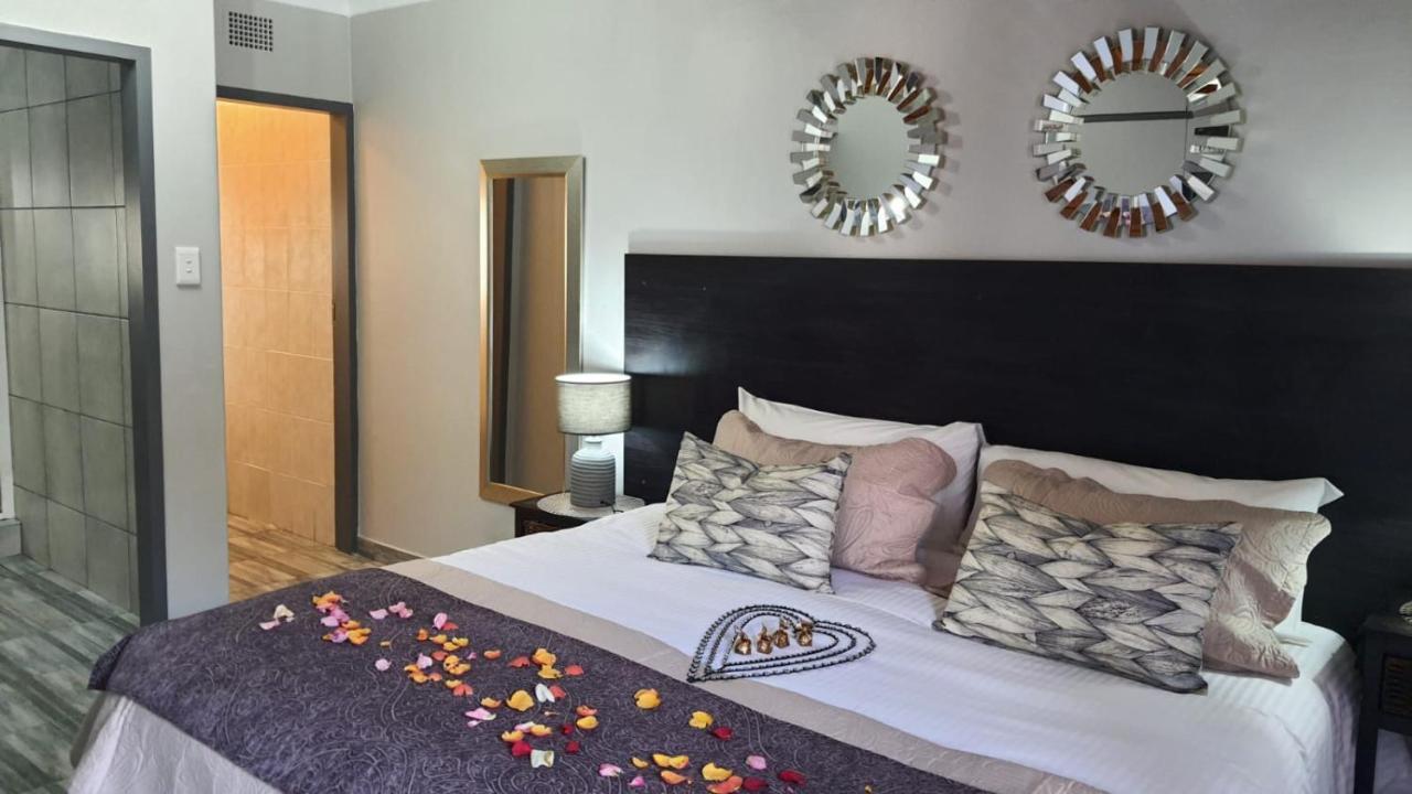 Gemstone Guest House Klerksdorp Exterior foto