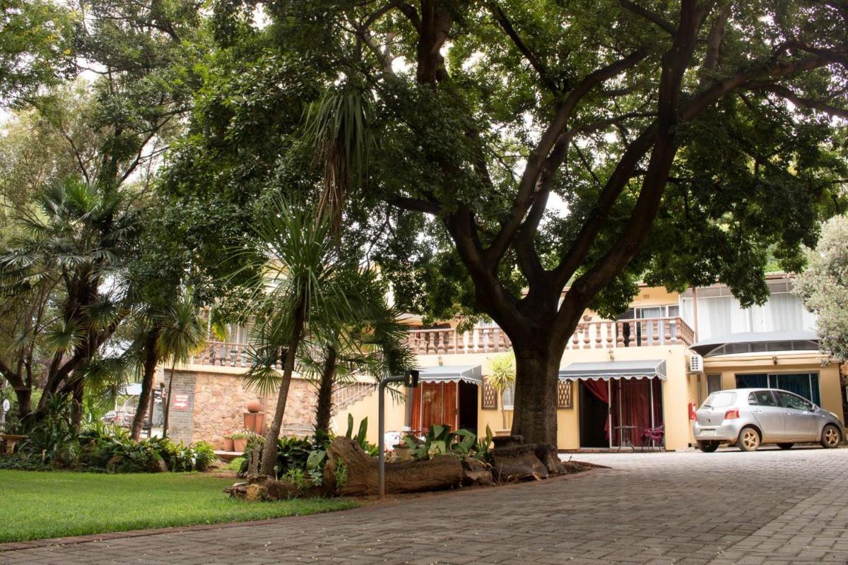 Gemstone Guest House Klerksdorp Exterior foto